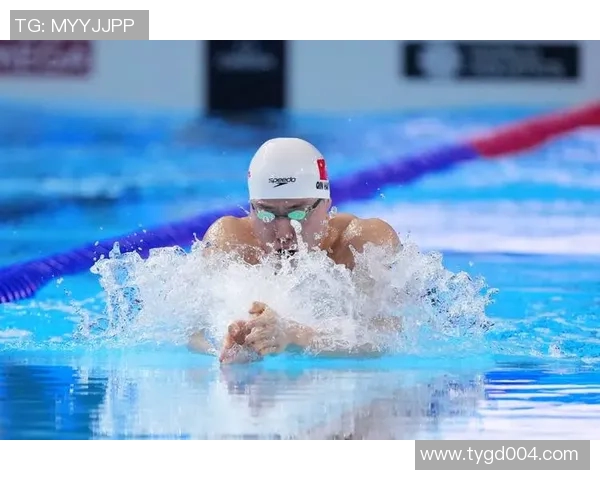 蛙泳运动员突破极限挑战自我展现速度与耐力的完美结合 蛙泳运动员突破极限挑战自我展现速度与耐力的完美结合